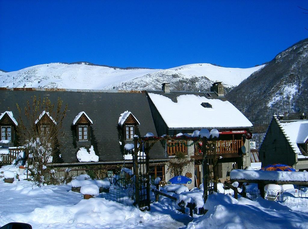 סן-מארי-דה-קמפן Auberge Des Pyrenees מראה חיצוני תמונה