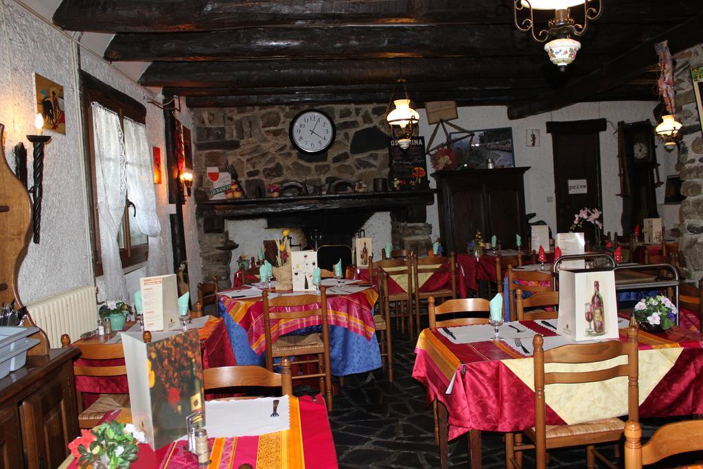 סן-מארי-דה-קמפן Auberge Des Pyrenees מראה חיצוני תמונה